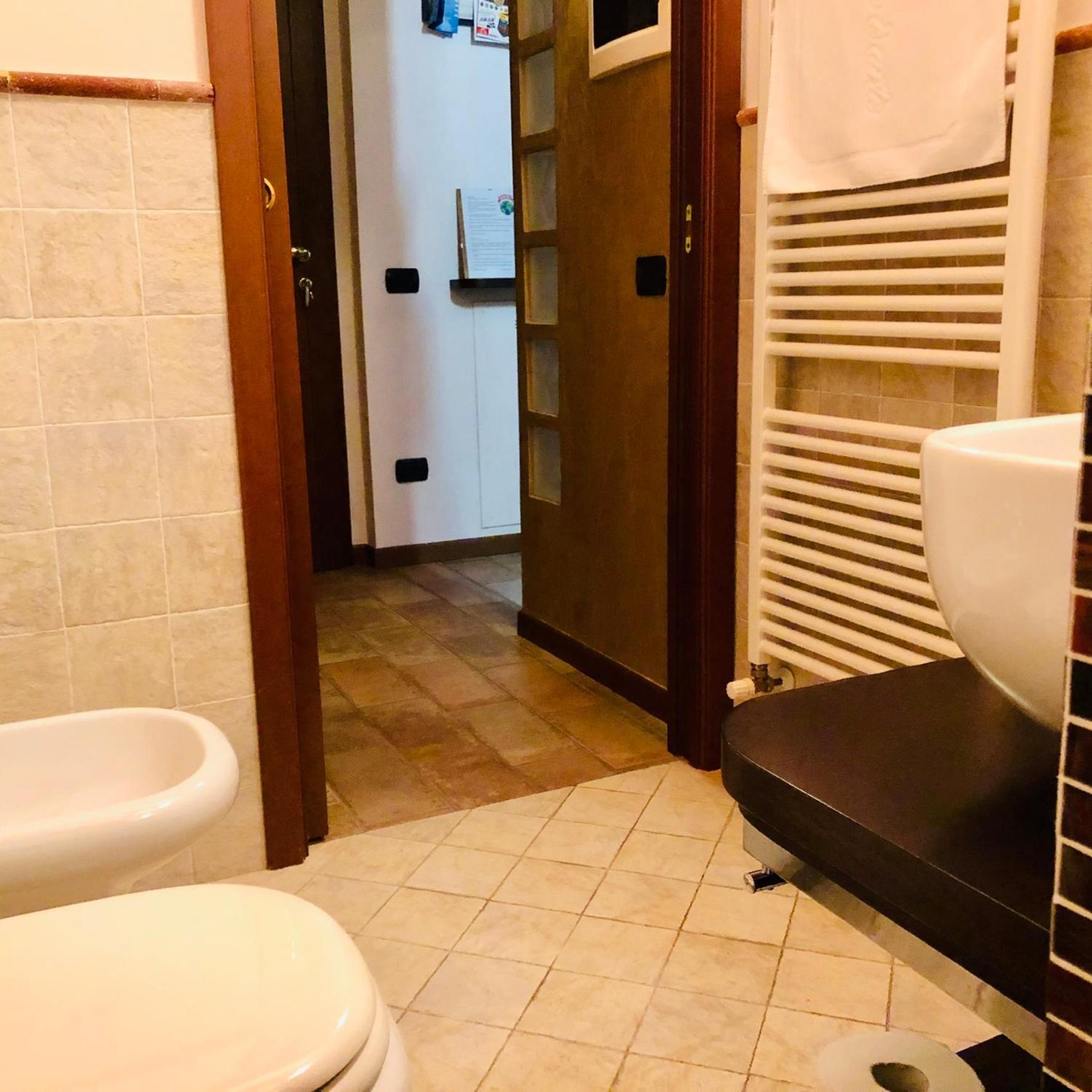 Bergamo Easy Airport Private Parking Apartment Ngoại thất bức ảnh