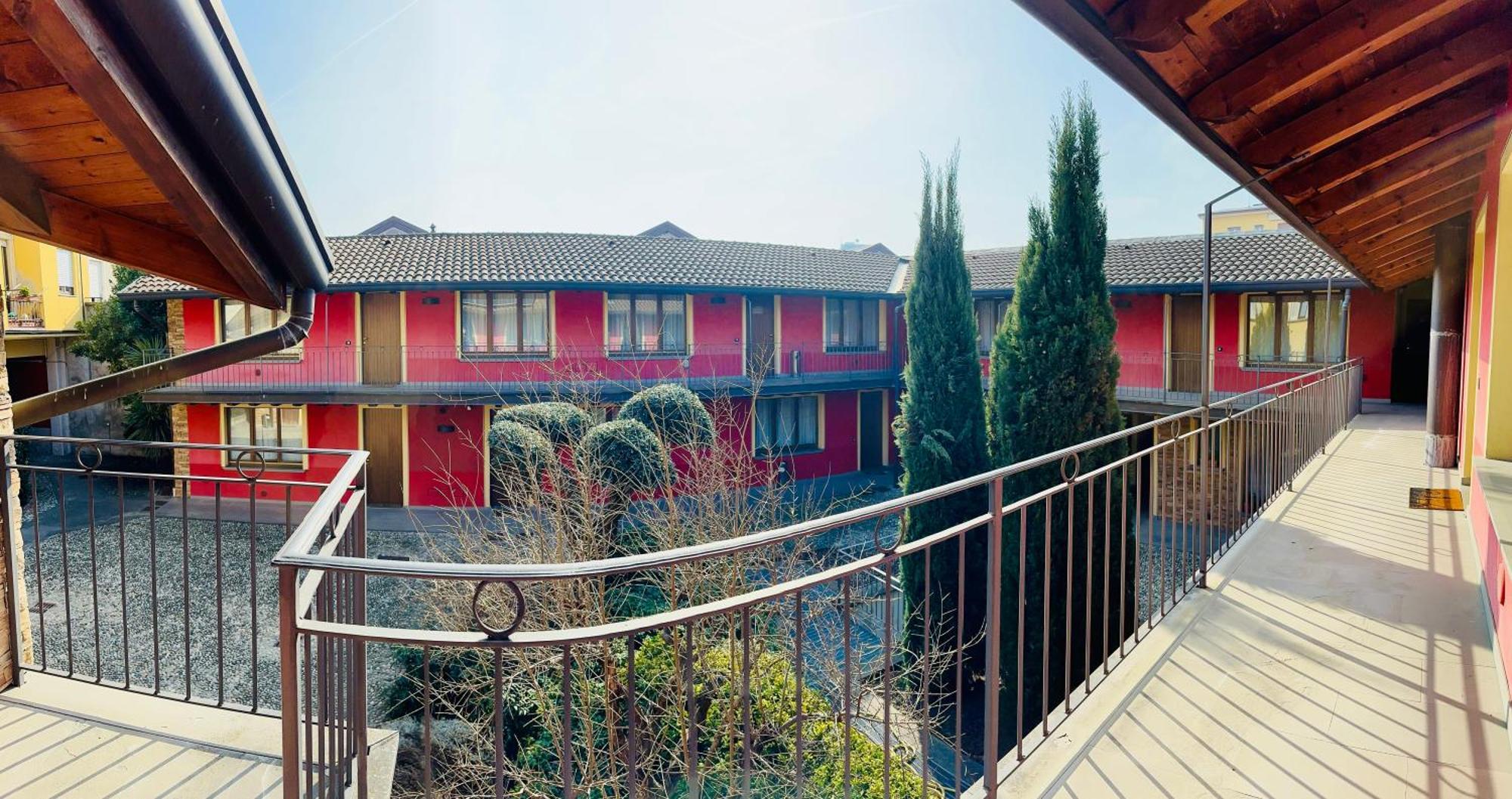 Bergamo Easy Airport Private Parking Apartment Ngoại thất bức ảnh